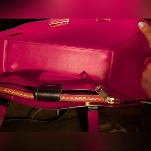 Kate Spade Black Tote with Pink Interior - Picture 4 of 7